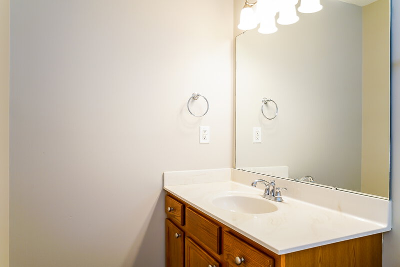 2,035/Mo, 8145 Wesley Farm Dr Raleigh, NC 27616 Bathroom View