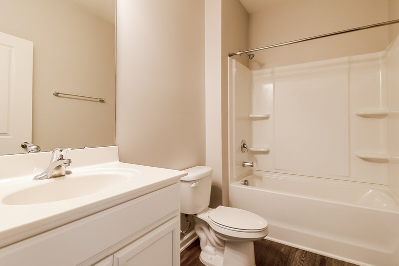 2,215/Mo, 238 S Great White Way Clayton, NC 27527 Bathroom View