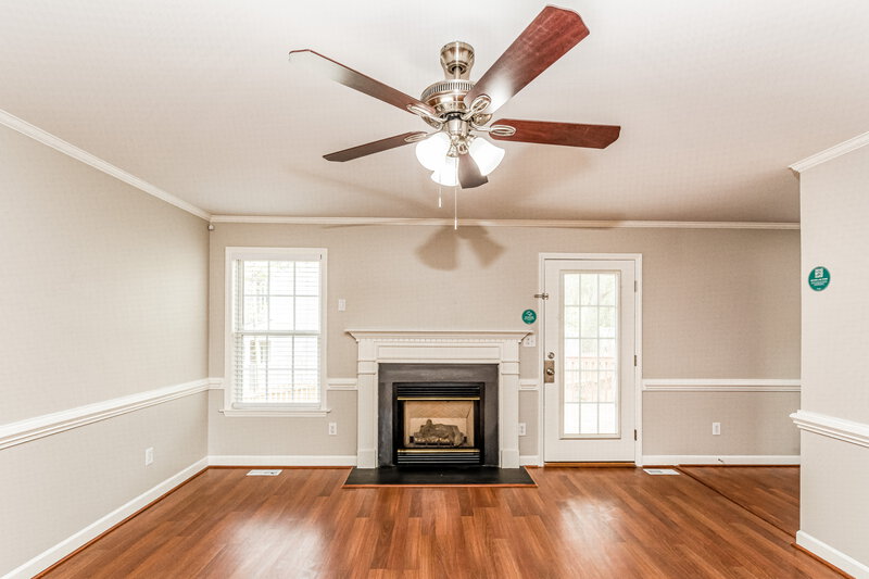 1,875/Mo, 408 Ginwood Ct Fuquay Varina, NC 27526 Living Room View