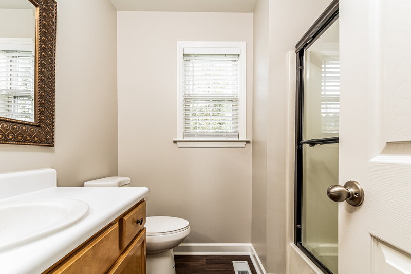 1,875/Mo, 408 Ginwood Ct Fuquay Varina, NC 27526 Bathroom View