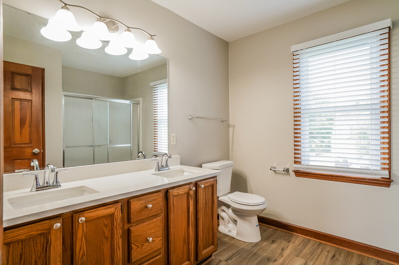 2,275/Mo, 1113 Buttercup Ln Wake Forest, NC 27587 Main Bathroom View