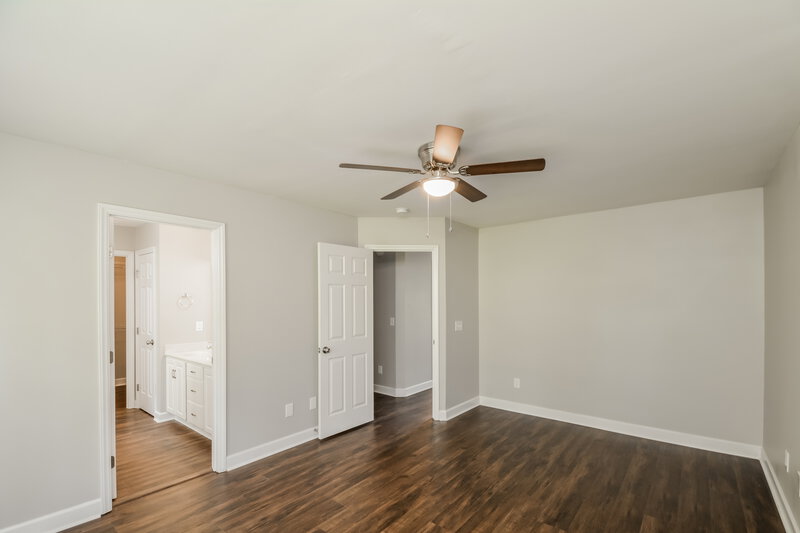 2,000/Mo, 508 Lakeview Ave Wake Forest, NC 27587 Main Bedroom View