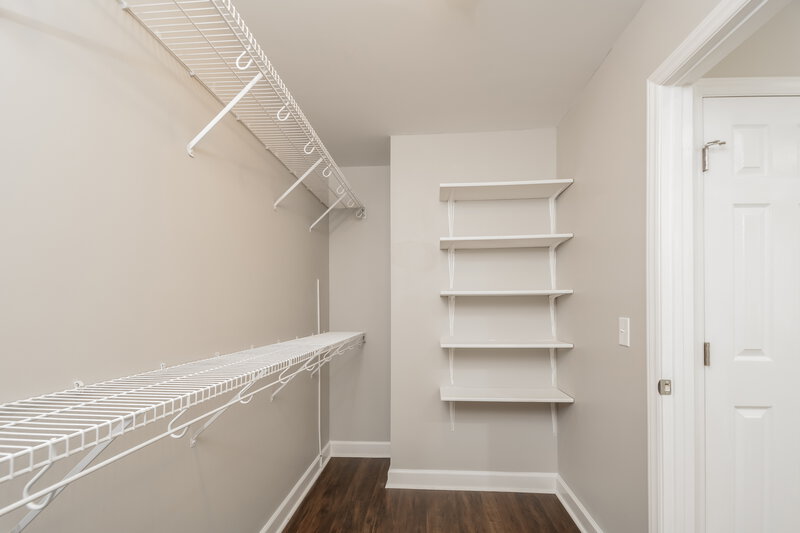 2,000/Mo, 508 Lakeview Ave Wake Forest, NC 27587 Walk In Closet View