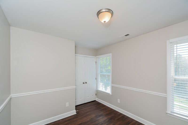 2,000/Mo, 508 Lakeview Ave Wake Forest, NC 27587 Bedroom View 3