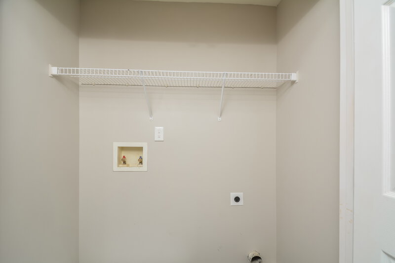 2,000/Mo, 508 Lakeview Ave Wake Forest, NC 27587 Laundry Room View