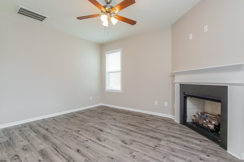 1,850/Mo, 18 Elliot Drive Clayton, NC 27520 Living Room View