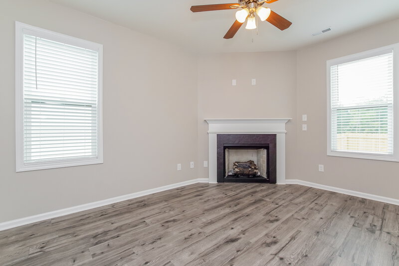 1,850/Mo, 18 Elliot Drive Clayton, NC 27520 Living Room View 2