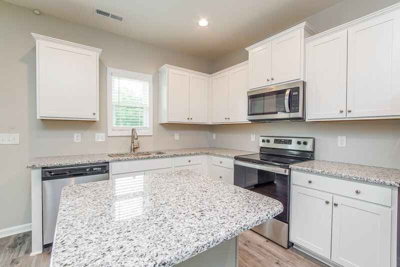 1,850/Mo, 18 Elliot Drive Clayton, NC 27520 Kitchen View