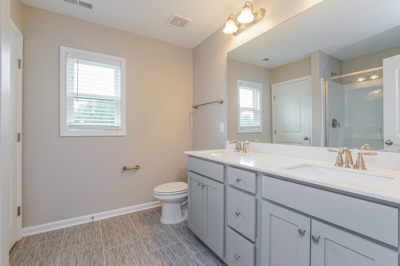 1,850/Mo, 18 Elliot Drive Clayton, NC 27520 Main Bathroom View