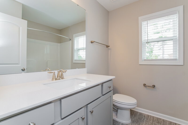 1,850/Mo, 18 Elliot Drive Clayton, NC 27520 Bathroom View