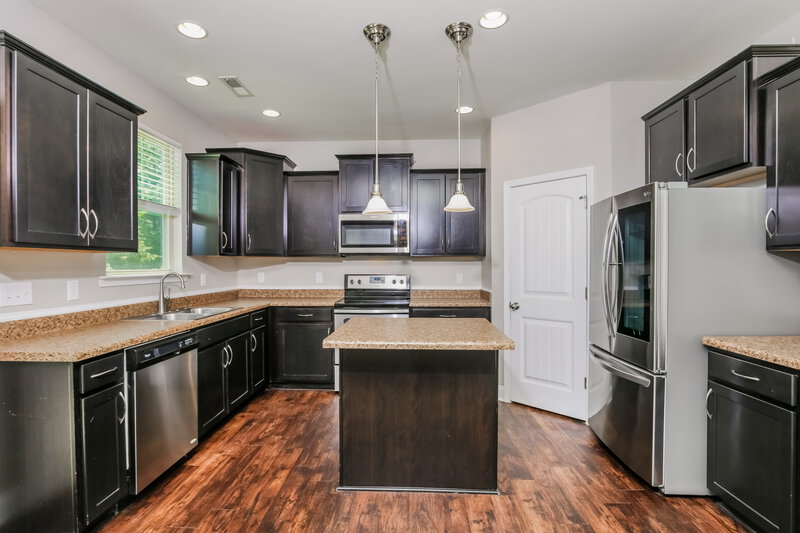 2,345/Mo, 3417 Snowberry Dr Raleigh, NC 27610 Kitchen View