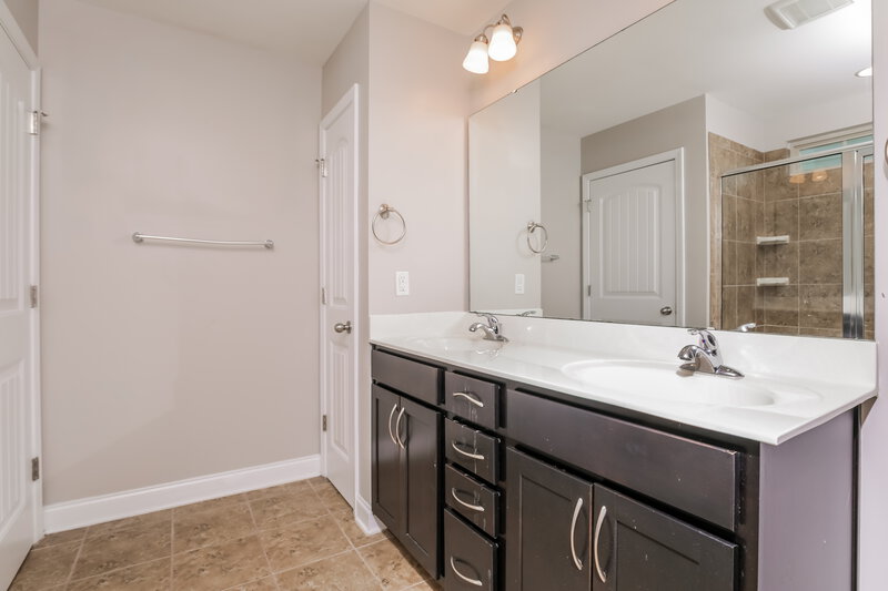 2,345/Mo, 3417 Snowberry Dr Raleigh, NC 27610 Main Bathroom View
