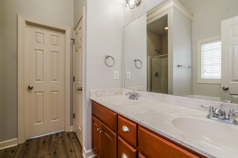 2,135/Mo, 169 North Farm Dr Clayton, NC 27527 Main Bathroom View
