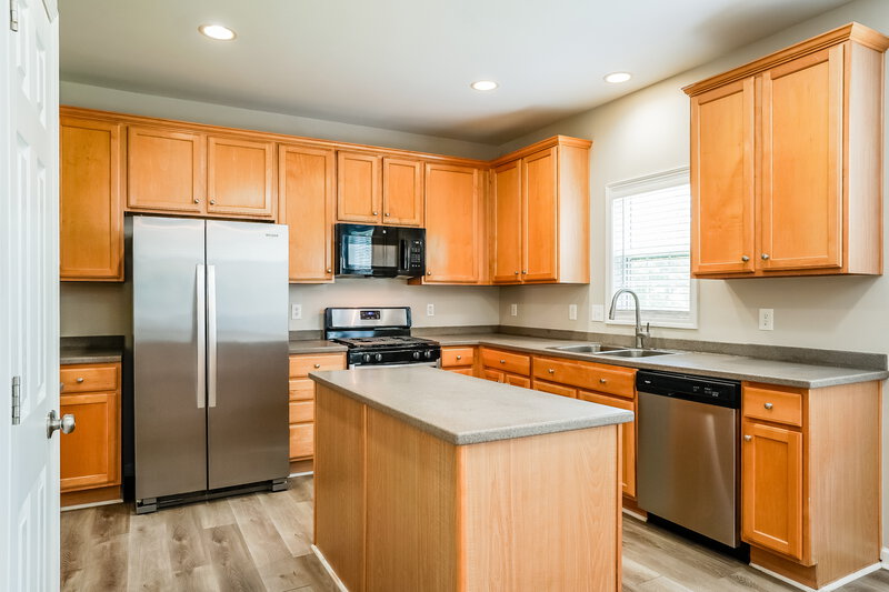2,205/Mo, 2327 Spruce Shadows Ln Raleigh, NC 27614 Kitchen View