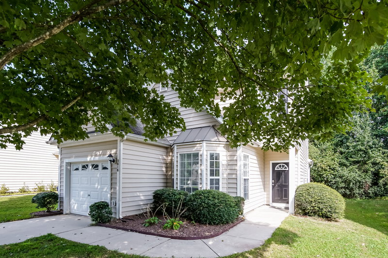 2,215/Mo, 2016 Betry Pl Raleigh, NC 27603 Front View