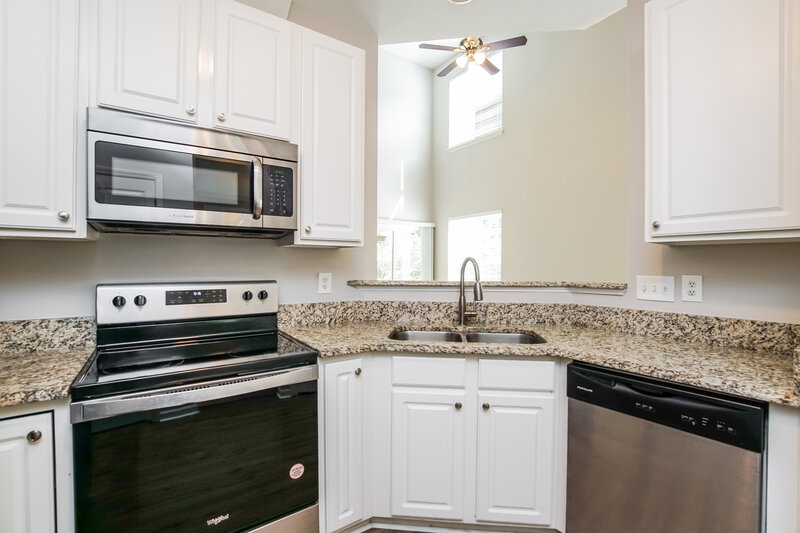 2,215/Mo, 2016 Betry Pl Raleigh, NC 27603 Kitchen View