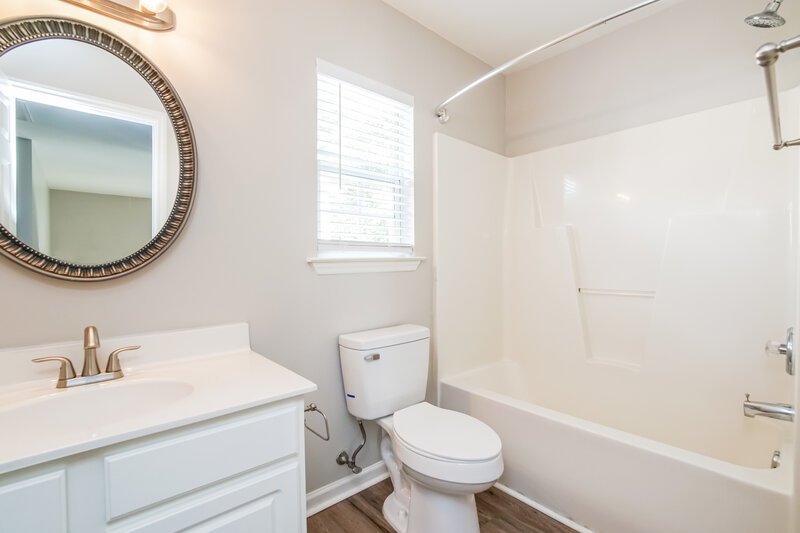 2,215/Mo, 2016 Betry Pl Raleigh, NC 27603 Bathroom View