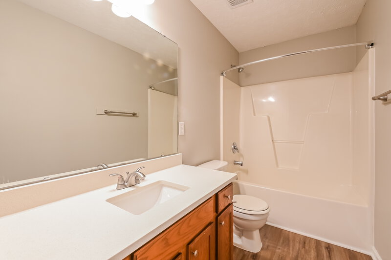 2,615/Mo, 3000 Basswood Dr Raleigh, NC 27610 Bathroom View 2