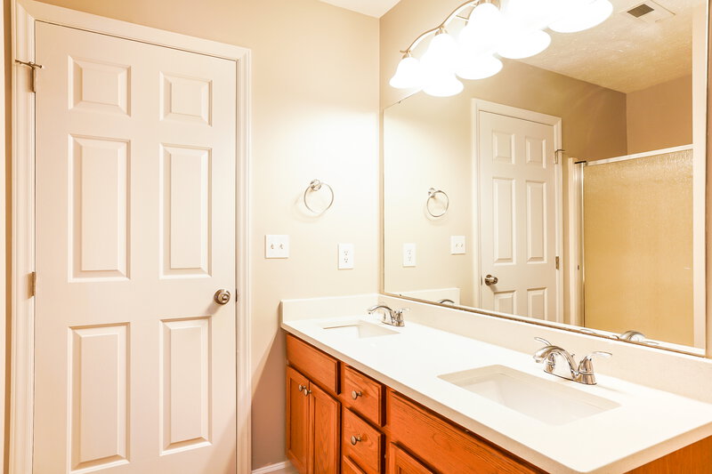3,010/Mo, 3033 Slippery Elm Dr Raleigh, NC 27610 Main Bathroom View