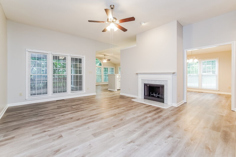 2,105/Mo, 4700 Hunt Manor Ct Raleigh, NC 27616 Living Room View 2