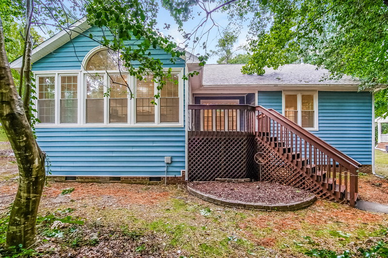 2,105/Mo, 4700 Hunt Manor Ct Raleigh, NC 27616 Rear View