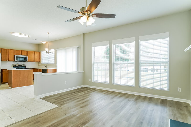 2,050/Mo, 2912 Mark Oak Ct Raleigh, NC 27610 Living Room View