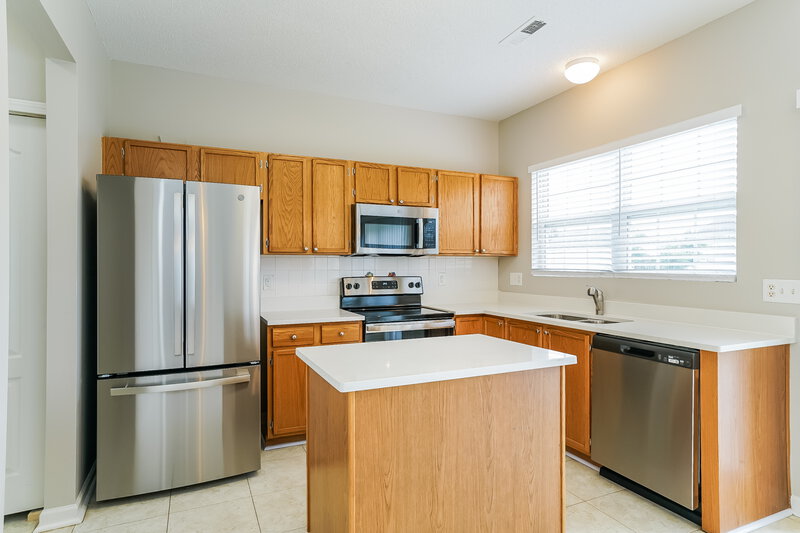 2,050/Mo, 2912 Mark Oak Ct Raleigh, NC 27610 Kitchen View