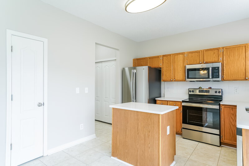 2,050/Mo, 2912 Mark Oak Ct Raleigh, NC 27610 Kitchen View 2