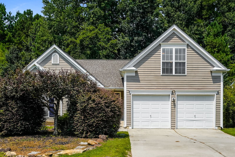 2,200/Mo, 204 Yellow Jasmine Path Apex, NC 27502 External View