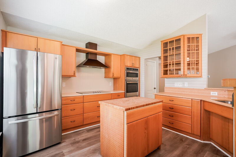 2,200/Mo, 204 Yellow Jasmine Path Apex, NC 27502 Kitchen View