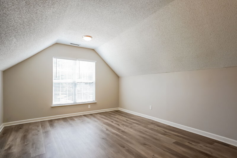 2,200/Mo, 204 Yellow Jasmine Path Apex, NC 27502 Family Room View