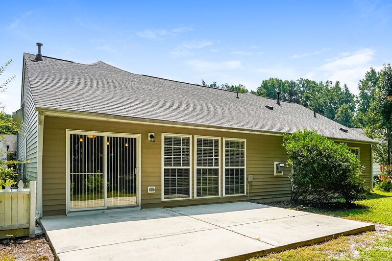2,200/Mo, 204 Yellow Jasmine Path Apex, NC 27502 Rear View