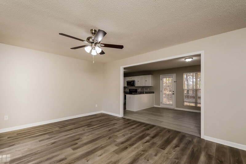 1,690/Mo, 501 Lockwood Dr Wilson's Mills, NC 27527 Living Room View 3