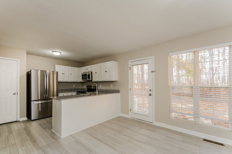 1,690/Mo, 501 Lockwood Dr Wilson's Mills, NC 27527 Kitchen View