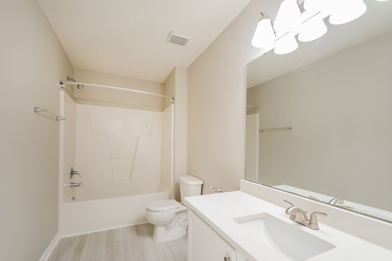 1,690/Mo, 501 Lockwood Dr Wilson's Mills, NC 27527 Main Bathroom View