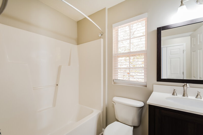 1,690/Mo, 501 Lockwood Dr Wilson's Mills, NC 27527 Bathroom View