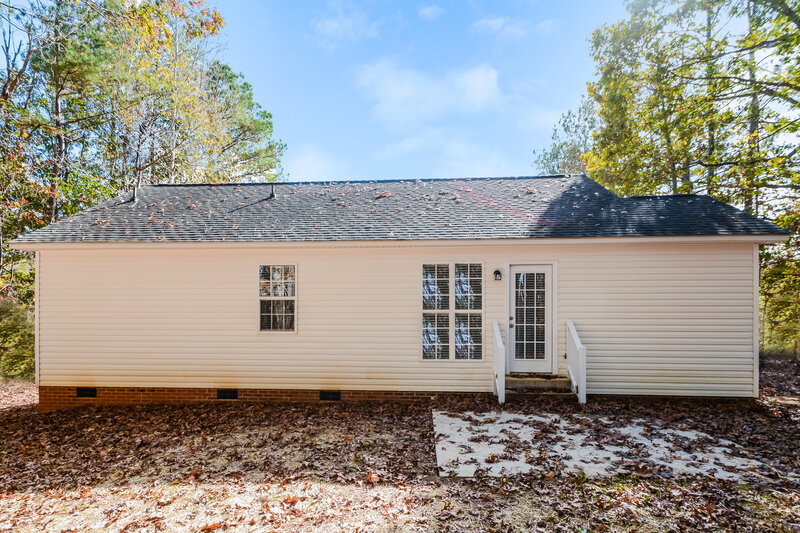 1,690/Mo, 501 Lockwood Dr Wilson's Mills, NC 27527 Rear View