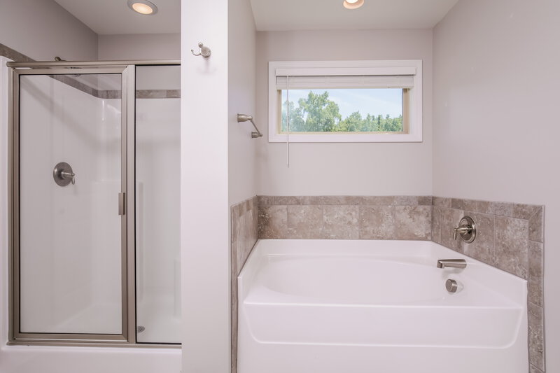 2,365/Mo, 410 Sugarpine Trl Clayton, NC 27520 Bathroom View