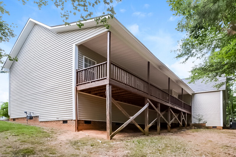 1,935/Mo, 202 Vinson Ridge Ln Clayton, NC 27527 Rear View