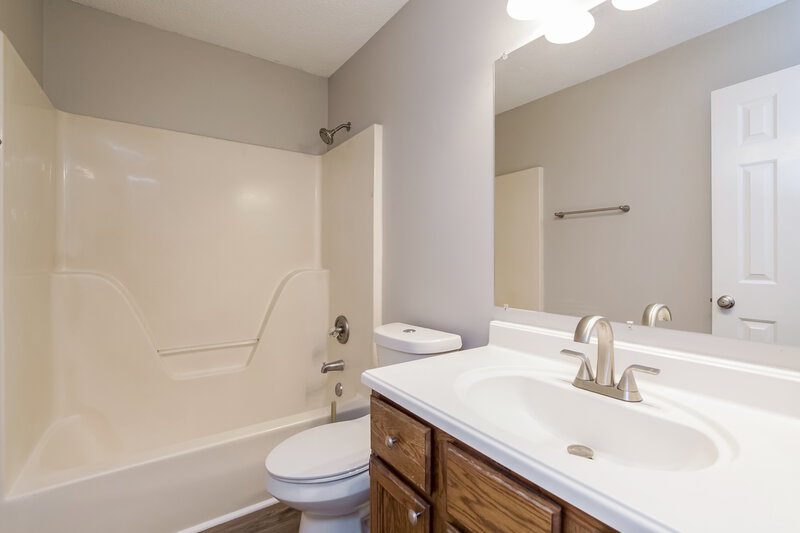 1,735/Mo, 107 Dwelling Pl Knightdale, NC 27545 Bathroom View