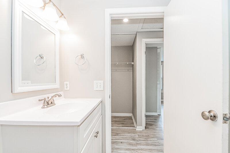 2,420/Mo, 109 Castle Bay Ct Cary, NC 27511 Bathroom View 2