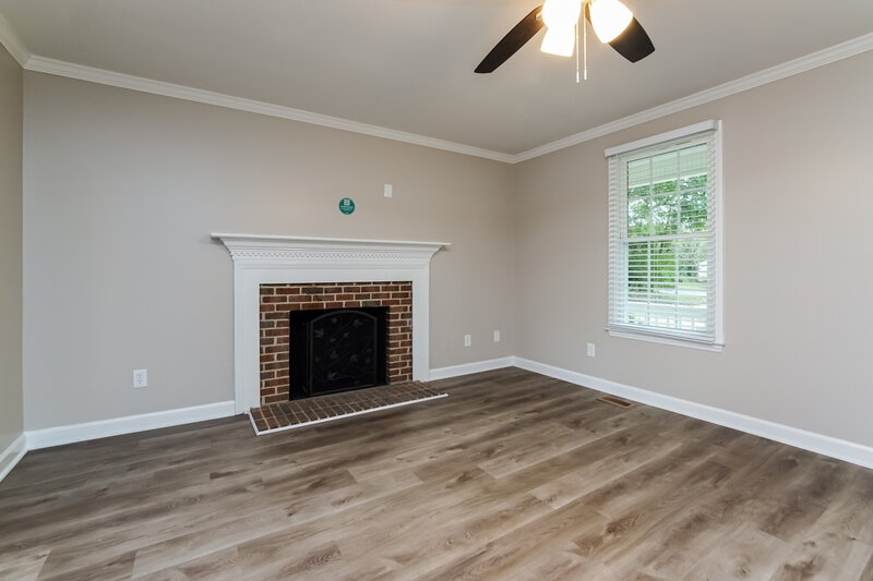 2,105/Mo, 925 Fairlong Rd Wake Forest, NC 27587 Living Room View 2