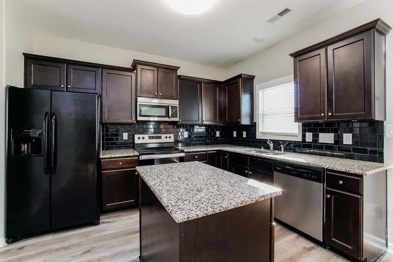 2,230/Mo, 255 Darecrest Ln Wendell, NC 27591 Kitchen View