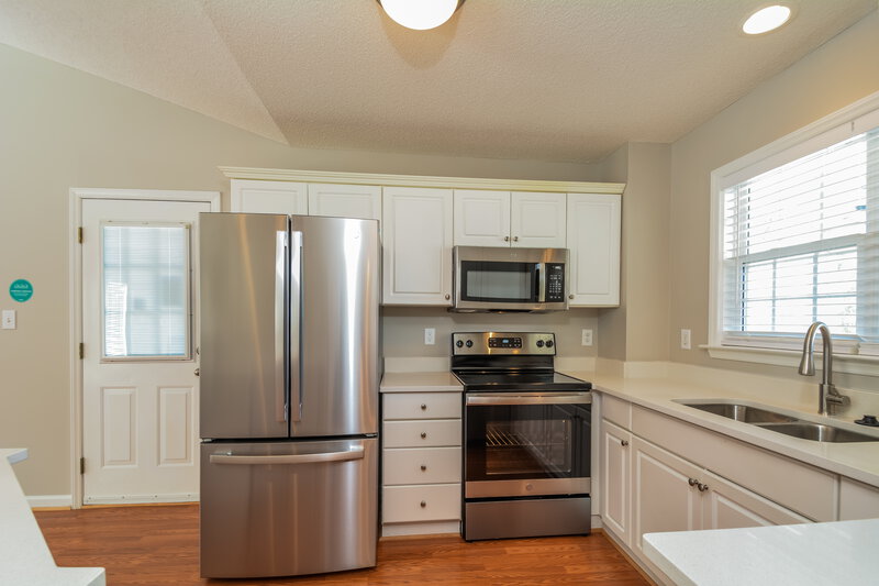 1,760/Mo, 3626 Enduring Freedom Dr Raleigh, NC 27610 Kitchen View