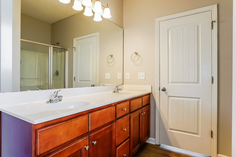 2,305/Mo, 238 Grovemere Ln Wendell, NC 27591 Main Bathroom View