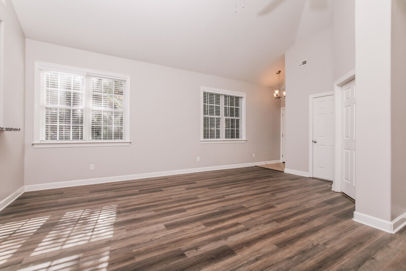 2,020/Mo, 1036 N Main St Wake Forest, NC 27587 Living Room View 2