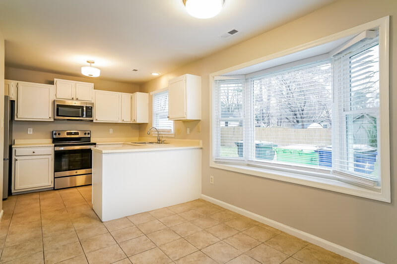 2,770/Mo, 4512 Ashmont Ct Raleigh, NC 27616 Breakfast Nook View