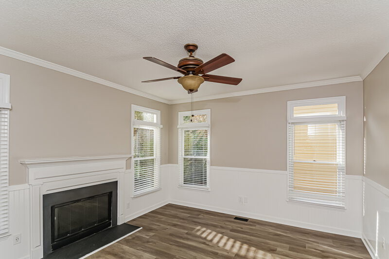 2,095/Mo, 3416 Scotch Dr Raleigh, NC 27616 Living Room View