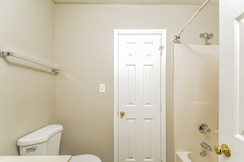 2,095/Mo, 3416 Scotch Dr Raleigh, NC 27616 Bathroom View