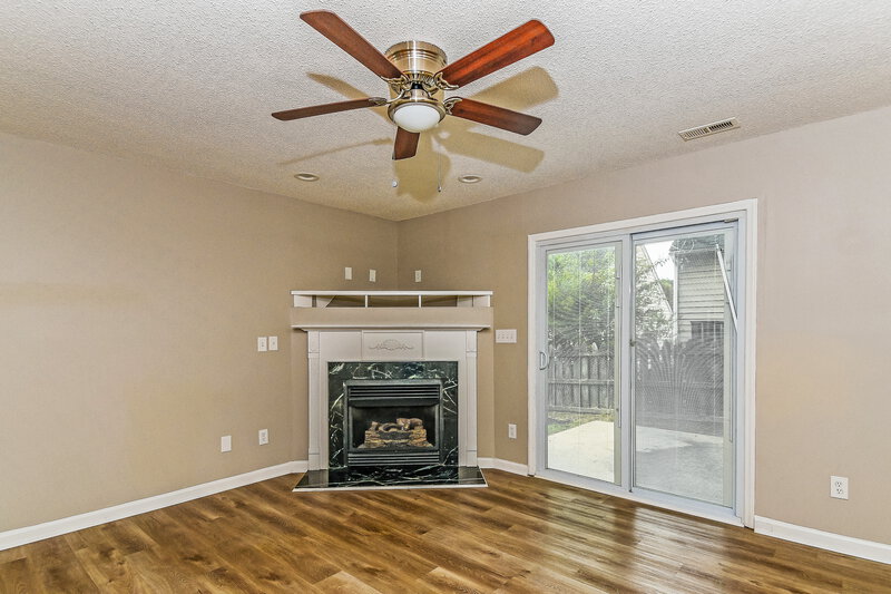 2,110/Mo, 2143 Castle Pines Dr Raleigh, NC 27604 Living Room View